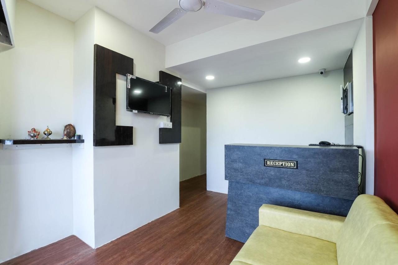 OYO 40139 Hotel Peradiot Ahmedabad Esterno foto