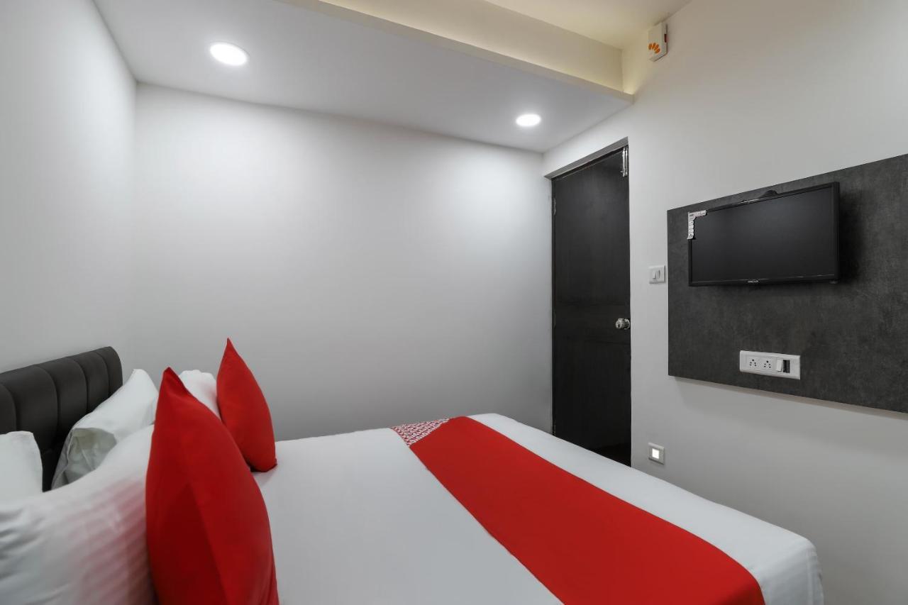 OYO 40139 Hotel Peradiot Ahmedabad Esterno foto