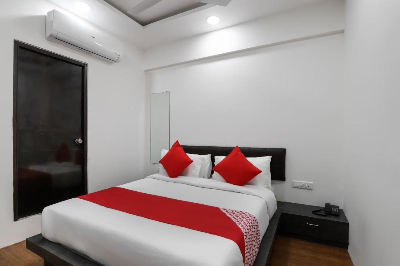 OYO 40139 Hotel Peradiot Ahmedabad Esterno foto