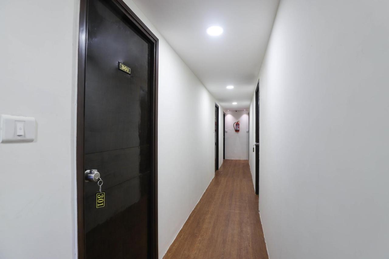 OYO 40139 Hotel Peradiot Ahmedabad Esterno foto