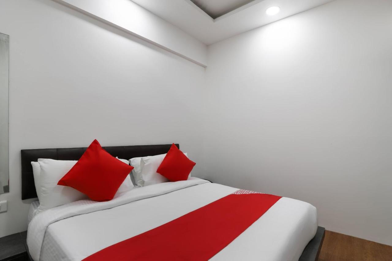 OYO 40139 Hotel Peradiot Ahmedabad Esterno foto