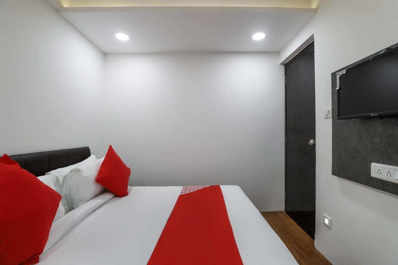 OYO 40139 Hotel Peradiot Ahmedabad Esterno foto