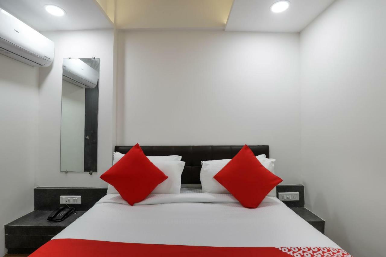 OYO 40139 Hotel Peradiot Ahmedabad Esterno foto