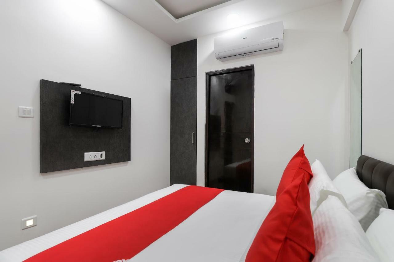 OYO 40139 Hotel Peradiot Ahmedabad Esterno foto